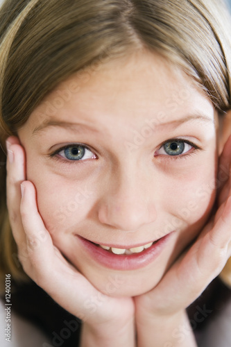 Foto: Portrait of a cheerful girl. Portrait of a cheerful girl.