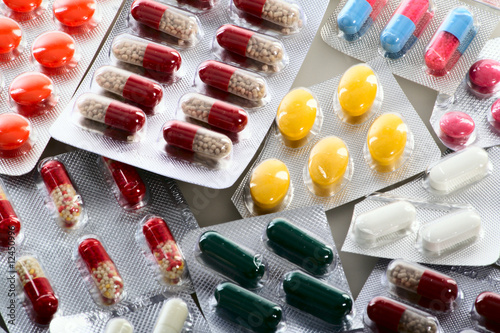 Photo: red-white capsule red-white capsule