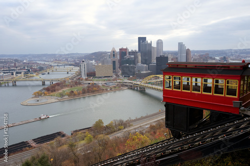 Photo: Duquesne Incline with Pittsburgh skyline Duquesne Incline with Pittsburgh skyline