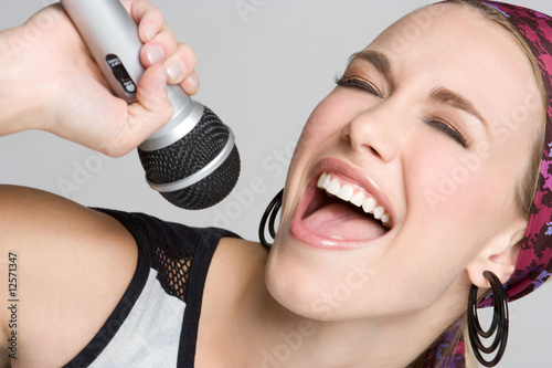 Photo: Singing Blond Singing Blond