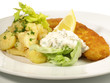 Paniertes Fischfilet mit Kartoffelsalat