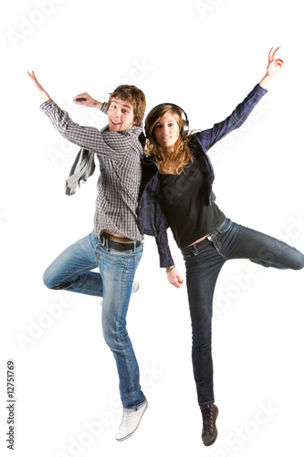 Photo : Jeunes qui sautent Jeunes qui sautent