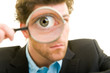Lupe vor Auge