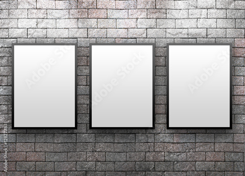 Foto: Display Gallery with Thre Frames Display Gallery with Thre Frames