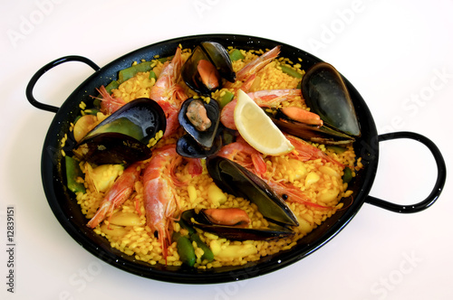 Spanish rice: paella