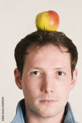 Foto: apple on head apple on head