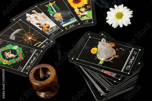 Photo: Reading Tarot Cards Reading Tarot Cards