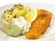 Backfisch mit Kartoffelsalat und Remoulade