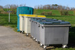 containers pour ordures ménagères.