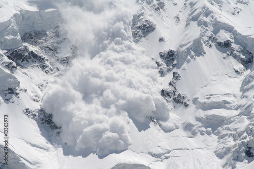Photo : snow avalanche.. snow avalanche..