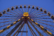 Kirmes bei Nacht mit Riesenrad