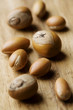 shea şi fructe cu coajă lemnoasă Argan
