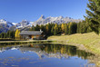 Bergsee mit Häuschen