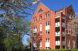 Wohnhaus im Grünen, Balkone, Hausfassade, Kiel, Deutschland