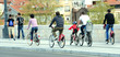 famille en promenade