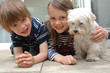 kinder mit hund