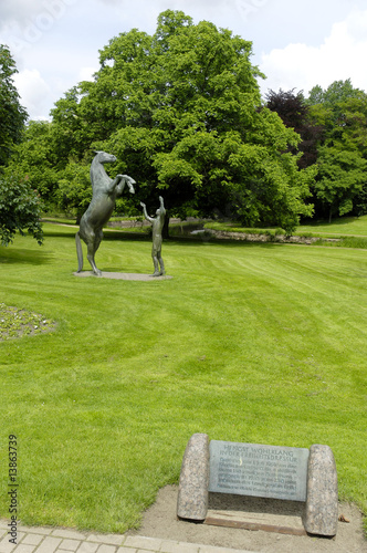 Foto: Celle, Schlosspark, Denkmal, Hengst Wohlklang Celle, Schlosspark, Denkmal, Hengst Wohlklang