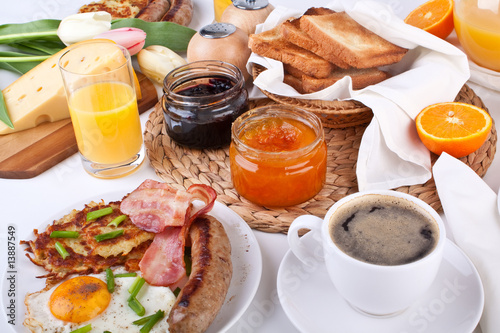 Photo: Traditional Manhattan brunch Traditional Manhattan brunch