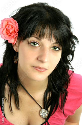 Photo : portrait de femme brune aux yeux vert portrait de femme brune aux yeux vert
