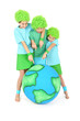 Enfants montrant les continents