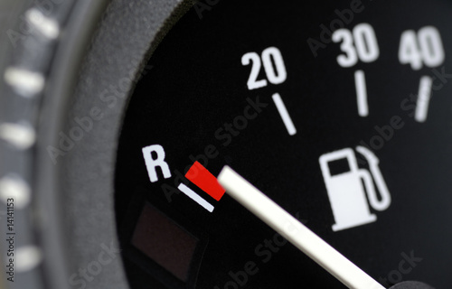 Photo: Tankanzeige in einem Auto Tankanzeige in einem Auto