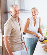 Foto: Senior couple preparing food in the kitchen Senior couple preparing food in the kitchen