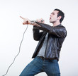 chanteur avec microphone