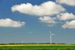 Landschaft mit Windräder und Wolkenhimmel 107
