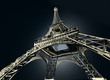 Tour Eiffel en contre plongée