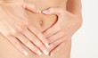 bauch hände abdomen