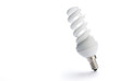 ampoule basse consommation sur fond blanc et ombre