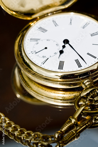 Foto: Gold pocket watch Gold pocket watch