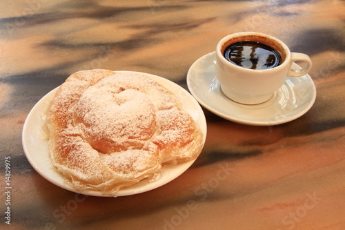 Ensaimades, Cafe, Mallorquinische Hefeschnecke, Spanien Ensaimades, Cafe, Mallorquinische Hefeschnecke, Spanien