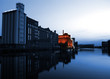 Innenhafen Duisburg  blaue Stunde Wasserspiegelungen