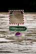Überflutung bei Hochwasser nach Regen