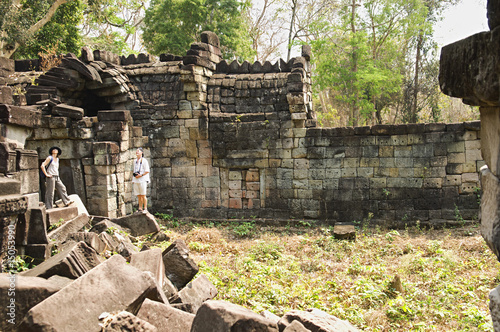 Foto: Couple in Ancient Stone Temple Couple in Ancient Stone Temple