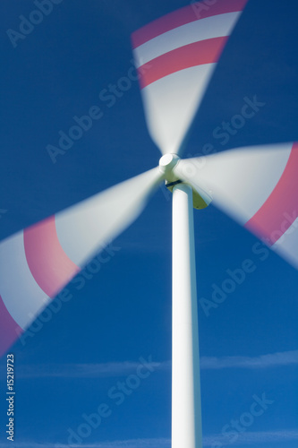 Foto: windrad in bewegung windrad in bewegung
