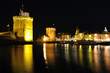 Les tours de La Rochelle by night