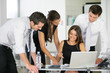 Equipe de travail en action Equipe de travail en action