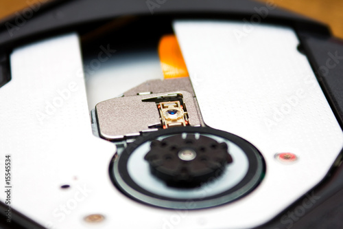 DVD-ROM