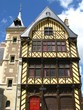 Maison ancienne sur le parvis de la cathédrale d'Amiens Maison ancienne sur le parvis de la cathédrale d'Amiens