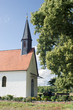 Entspannung vor der Dorfkirche