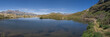 Panorama d'un lac de montagne