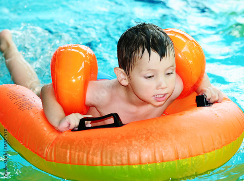 Foto: kind im wasser kind im wasser
