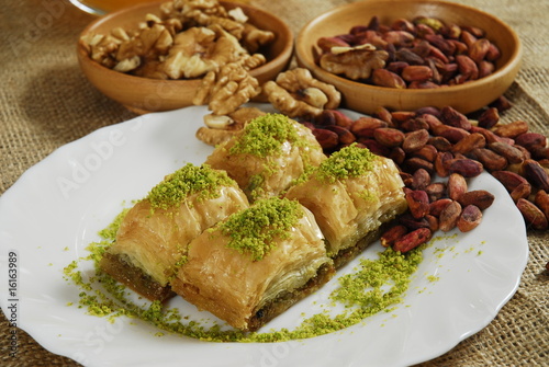 Foto: baklava - pistachio - walnut baklava - pistachio - walnut