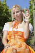 Junge Frau mit Weinglas Junge Frau mit Weinglas