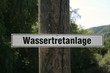 Schild-Wassertretanlage