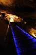 Descente dans la grotte
