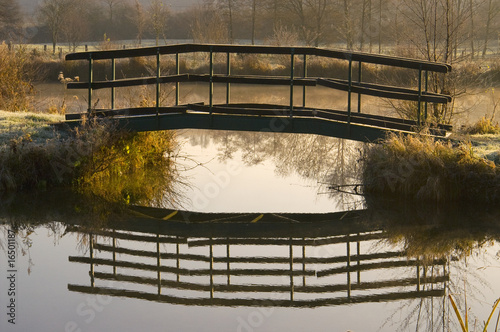 Le petit pont sur les étangs