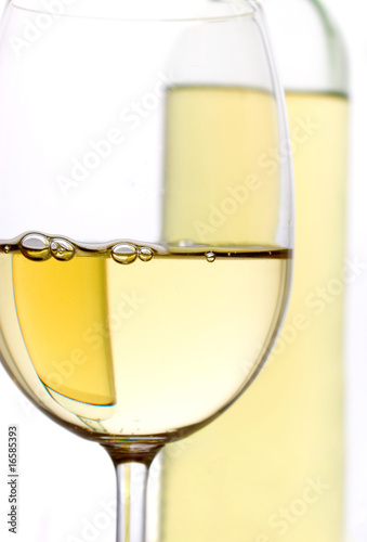 Photo: Glass of white wine Glass of white wine